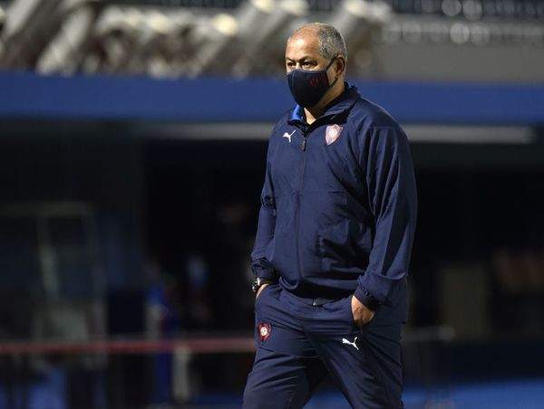 Se oficializa a Arce como presidente de la Asociación de Técnicos - Fútbol - ABC Color