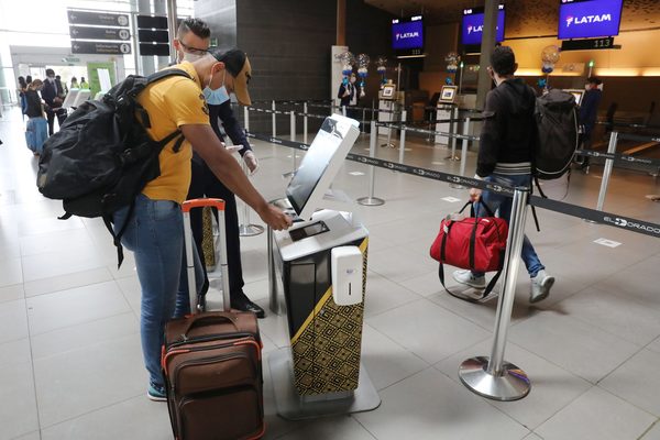 Las aerolíneas y el turismo vuelven a operar en Colombia tras cinco meses parados - MarketData
