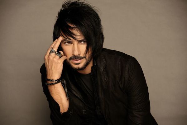 Beto Cuevas cambia el rock por la cumbia - Música - ABC Color