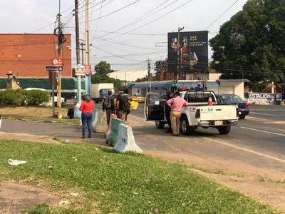 Municipalidad de Luque saca a limpiavidrios de la vía pública