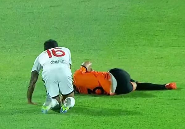Cuando entra, si no se lesiona es expulsado: “Gran jugador, pero tiene tremenda yeta”