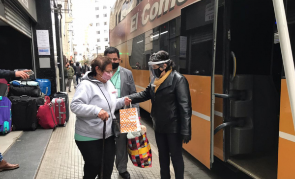 HOY / Unos 120 paraguayos abandonan Argentina