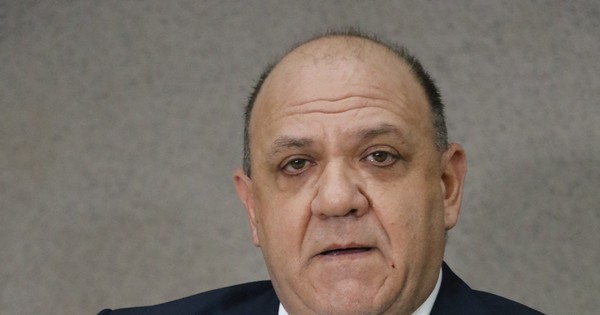 La Nación / González Macchi: “Si fuese fiscal no me tocaría un pelo lo que dice este senador”