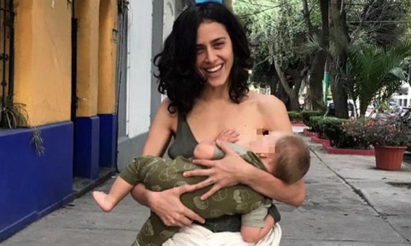 Fiorella y la partera con quien dio a luz en su casa