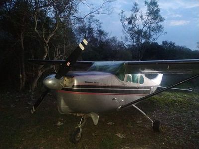 Senad incauta avioneta en General Artigas - Nacionales - ABC Color