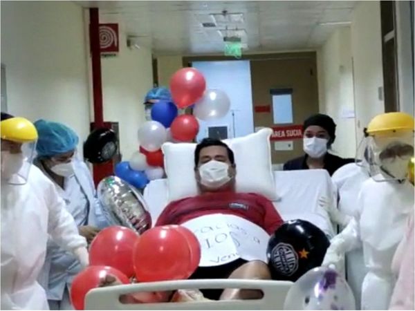 CDE: Celebran la salida de dos pacientes con Covid-19 de terapia intensiva