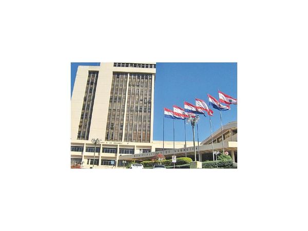 Contraloría presenta fiscalización hecha a gestión de Ferreiro