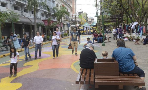 Intendente a favor de calles peatonales para reactivación - Nacionales - ABC Color