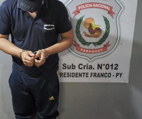 Detienen a sujeto con orden de captura por robo