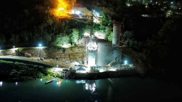 La segunda torre del Puente de la Integración alcanza 50% de ejecución