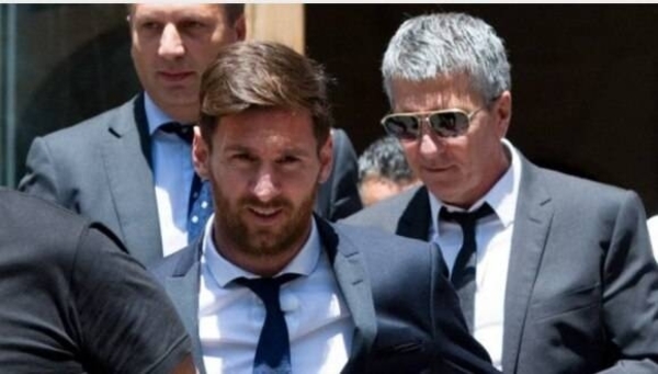 HOY / Jorge Messi ve "difícil" que Lionel continúe en el Barcelona