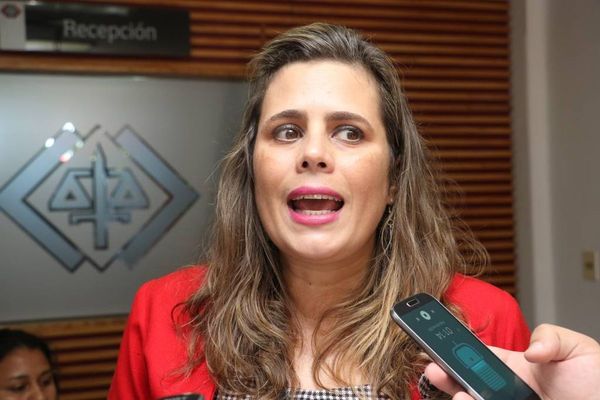 “En estos momentos hablar de una candidatura presidencial es hasta irrespetuoso”, dice Kattya sobre Payo