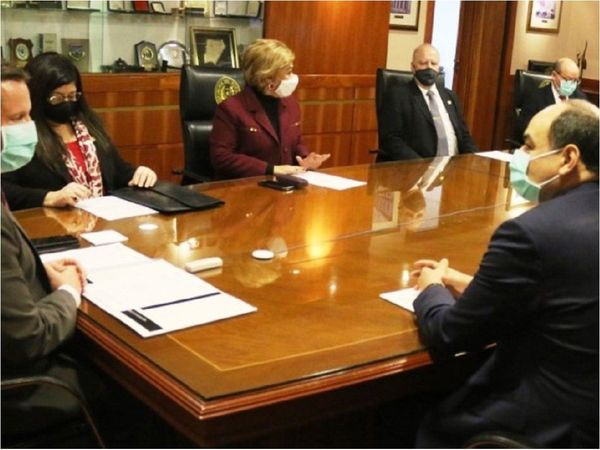 Facilitarán trámites a compatriotas que residen en el exterior