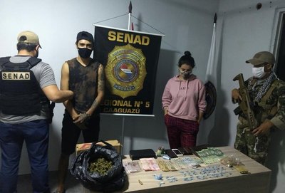 Crónica / Pareja tenían un minimercado de drogas en su auto