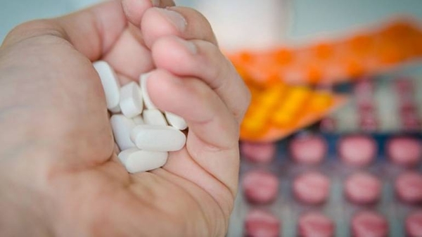 HOY / Médico paraguayo en EEUU advierte sobre peligros de la automedicación y del negacionismo
