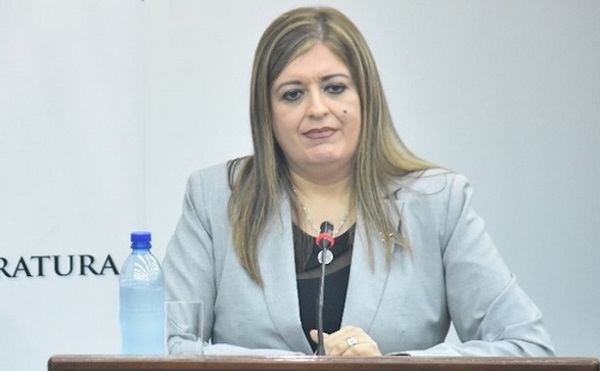Sandra Quiñónez responde al mandato de la mafia, acusan partidos