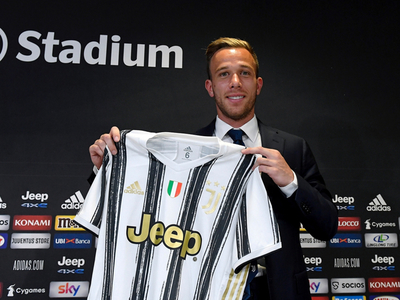 Juventus presenta oficialmente a Arthur