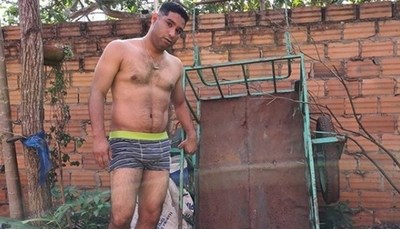 Diputado recibió "propuesta indecente" tras posar en boxer - Teleshow