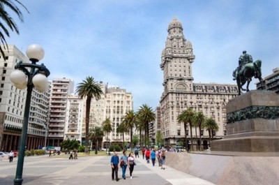 Montevideo invita a descubrir sus calles con la "mirada Benedetti" » Ñanduti