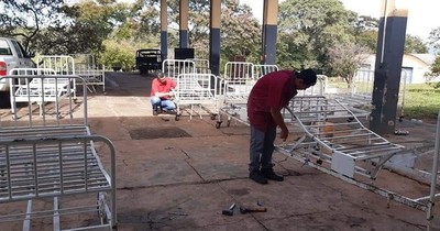 La Nación / Escuela Agromecánica repara y pinta camas del Hospital Regional de Caacupé