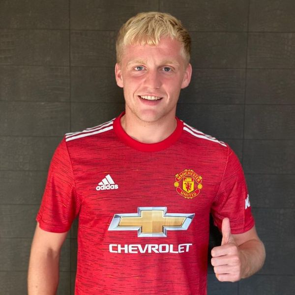 El United ficha a van de Beek - Fútbol - ABC Color