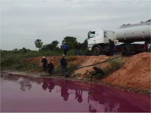 Extraen 22.000 litros de agua de la Laguna Cerro para empezar tratamiento