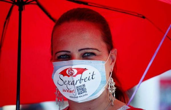 Use la mascarilla durante el sexo, dice alta funcionaria de salud canadiense