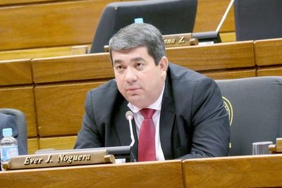Crónica / Diputados “for Éver”: le salvan a uno de sus kape