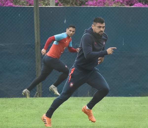 Crónica / EL TÍTULO, EN BANDEJA