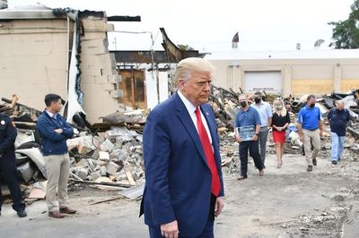 Trump ratifica mano firme contra los extremistas que vandalizan ciudades - Mundo - ABC Color