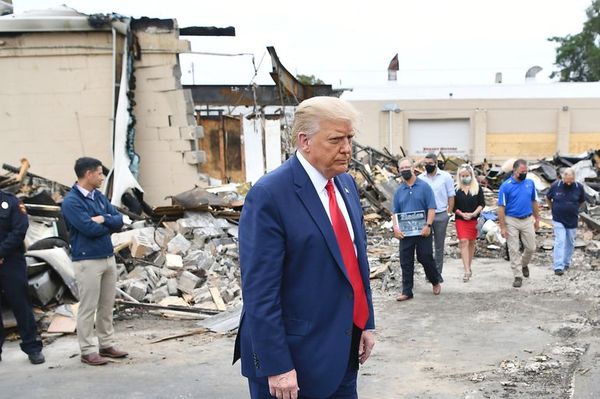 Trump ratifica mano firme contra los extremistas que vandalizan ciudades - Mundo - ABC Color