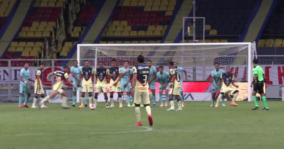 Richard Sánchez clava un golazo al ángulo en la victoria del América