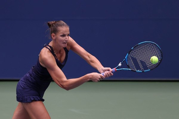 Pliskova cae en primera gran sorpresa del Abierto de EEUU; Djokovic avanza