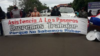 La pandemia impide trabajar a paseros de Encarnación, que reclaman ayuda del Gobierno - Nacionales - ABC Color