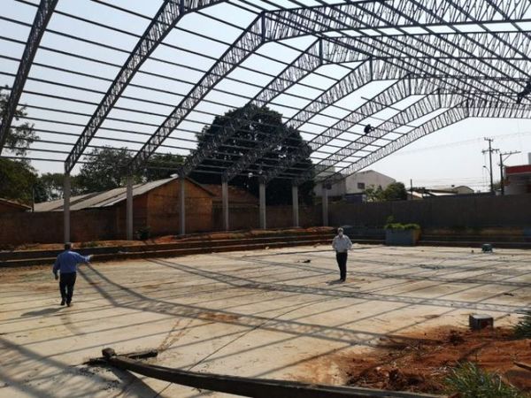 Avanza construcción de tinglado en el colegio “Florencio Acevedo”