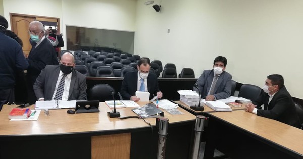 La Nación / Arranca juicio oral de Fernández Lippmann