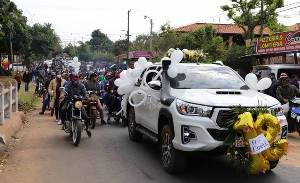 HOY / Cumpleaños y último adiós: con caravana despidieron al joven asesinado en Itá