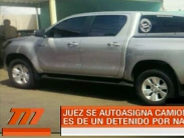 Abren sumario contra juez por camioneta de narco autoasignada