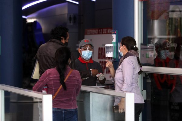 Los cines reabren después de cinco meses en la mayor ciudad boliviana - MarketData
