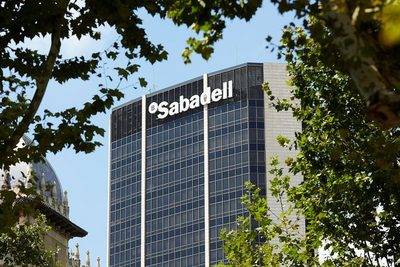 Banco Sabadell desmiente su intención de abandonar México por la crisis - MarketData
