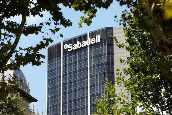 Banco Sabadell desmiente su intención de abandonar México por la crisis - MarketData
