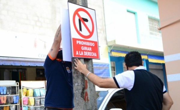 Señalizan calles de sentido único en el Mercado de Abasto de CDE