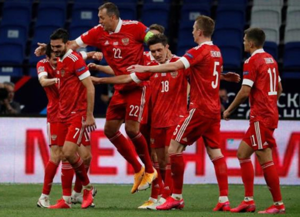 Rusia, Gales y Hungría frentean en la Liga B