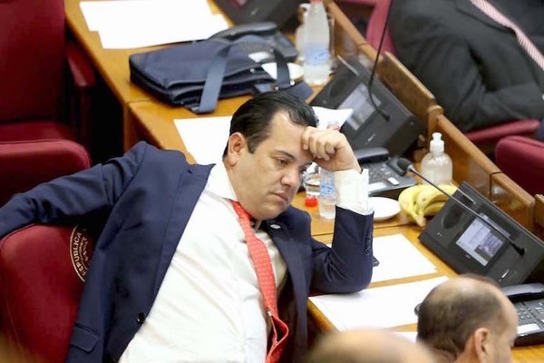 Crónica / Desafuero a Rodolfo: “Eju lúne”, le bajaron