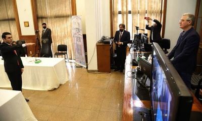 MEC ignoró recomendación de anular el título otorgado al diputado Rivas