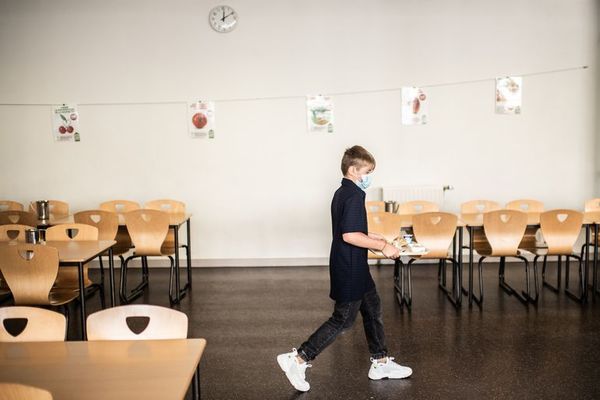 Francia cierra 22 centros educativos por covid-19 - Mundo - ABC Color