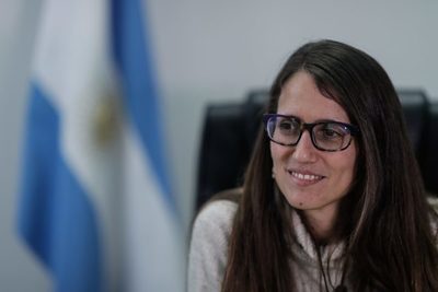 Argentina establece un cupo laboral para travestis y trans en el sector público - MarketData