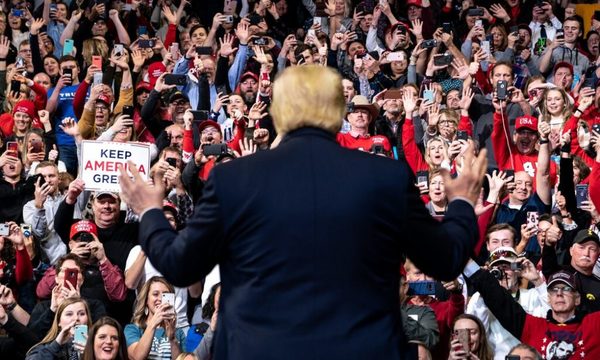 Trump anima a los estadounidenses a votar dos veces