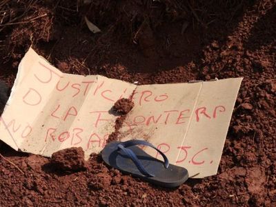 Hallan cadáver con un panfleto de Justicieros de la Frontera