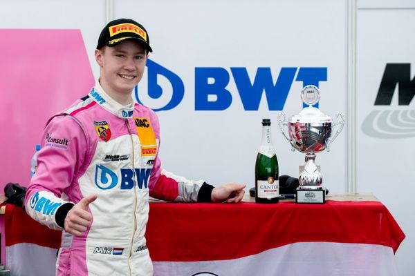 Más que deportes: Joshua Duerksen, el sobresaliente piloto paraguayo de Fórmula 4